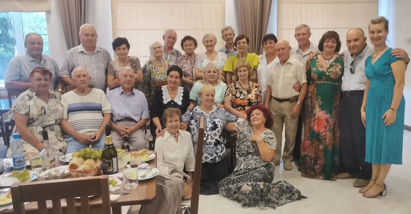 🏗️ 11 августа в кафе «Доминанта» прошла тёплая встреча ветеранов строительной отрасли в честь профессионального праздника — Дня строителя.
